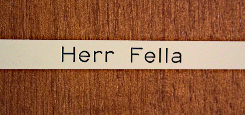 Vaters Namensschild Herr Fella