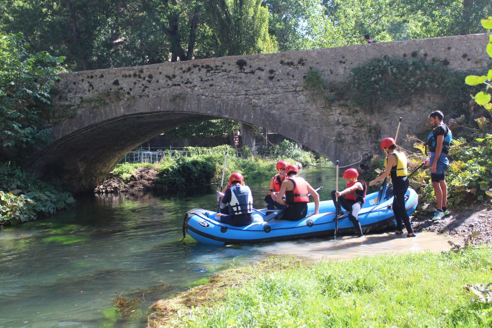 Rafting Einstiegspunkt in Serravalle am Fluss Corno